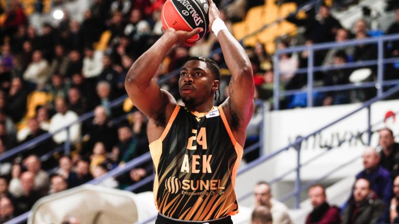 Greek Basketball League: Με «καυτό» Μπάρτλεϊ η ΑΕΚ, 79-71 την Καρδίτσα