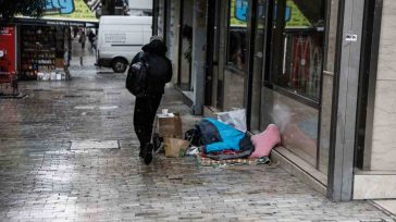 Θερμαινόμενος χώρος στον Πειραιά για την προστασία των πολιτών από το κρύο