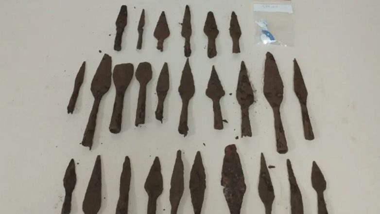 Πτολεμαΐδα: Βρέθηκαν και κατασχέθηκαν 26 λόγχες της Ελληνιστικής εποχής σε σπίτι 44χρονου