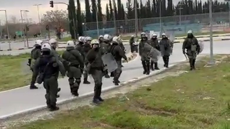 Προκλητική συμπεριφορά της αστυνομίας σε φιλάθλους του Άρη στη Λάρισα