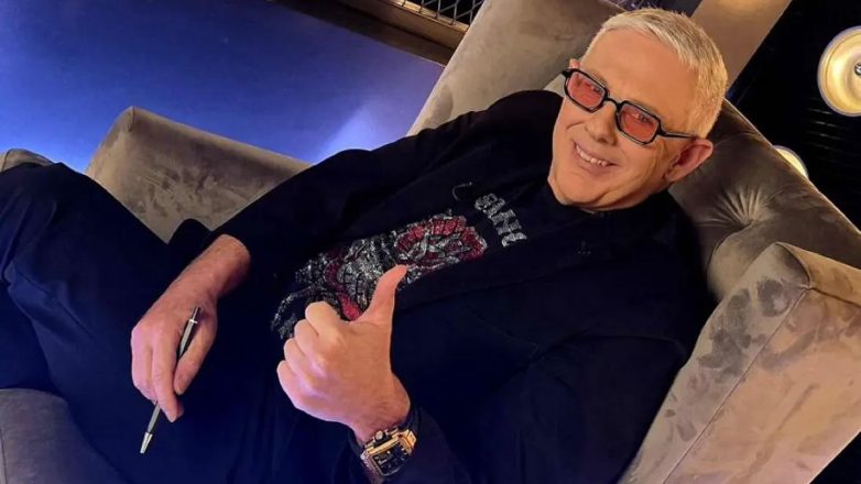 Συγκλονίζει ο Τάσος Δούσης: «Φορούσα τα ρούχα του πατέρα μου, τα οποία μεταποιούσε η μητέρα μου που ήταν μοδίστρα»