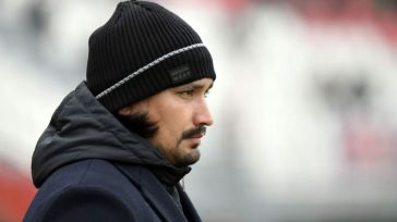 Ο Λέτο κλωτσάει περίεργα