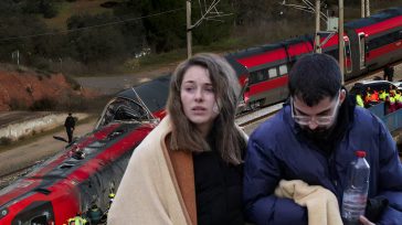 Συγκλονιστικές μαρτυρίες και απίστευτες εικόνες από τη σύγκρουση των τρένων στην Ισπανία