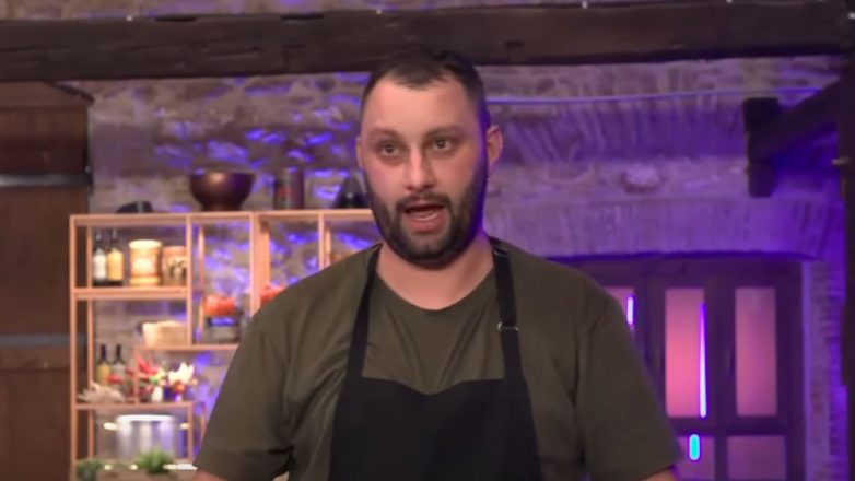 MasterChef: Ο διαγωνιζόμενος που…γύρισε την πλάτη στους κριτές και τους άφησε άφωνους