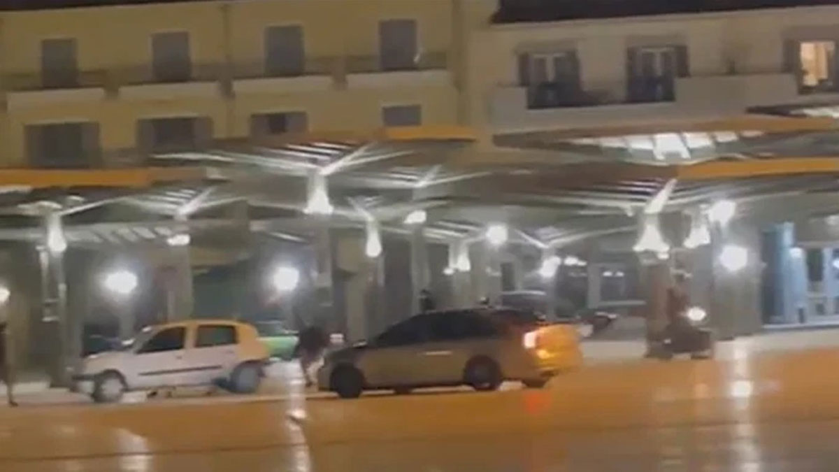 Καρέ-καρέ η στιγμή που βγαίνουν τα όπλα στο Άργος