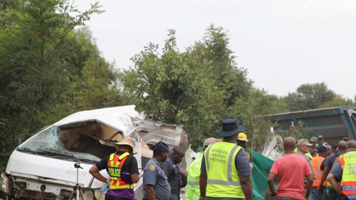 Τραγωδία με σχολικό στη Νότια Αφρική: 13 παιδιά νεκρά