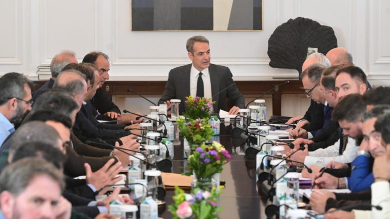 «Συνεχίζουμε τις κινητοποιήσεις, αύριο οι αποφάσεις» λένε οι εκπρόσωποι των μπλόκων