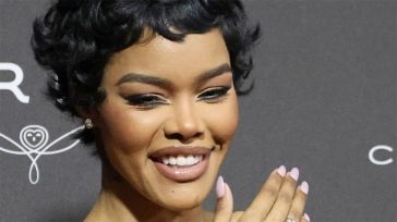 Τεγιάνα Τέιλορ: Εμφανίστηκε με φόρεμα από…. ανακυκλωμένα εξαρτήματα πιάνου