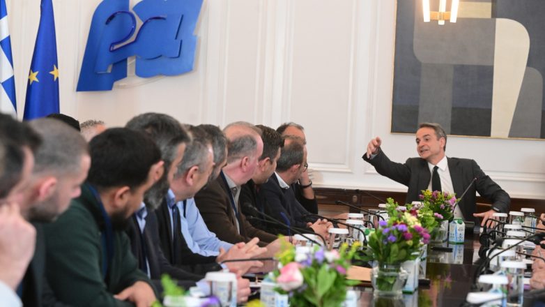 Κρίσιμες αποφάσεις στα μπλόκα