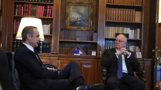 Μητσοτάκης σε Τασούλα: «Φέρνω νέα ταραγμένων θαλασσών»