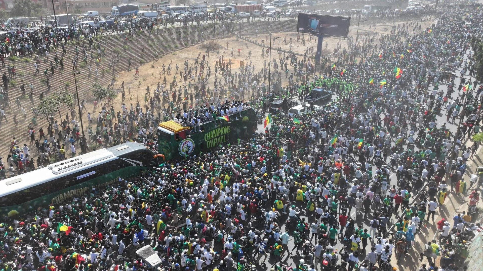 Ξεκίνησε στο Ντακάρ η παρέλαση της Σενεγάλης για την κατάκτηση του Κόπα Άφρικα!