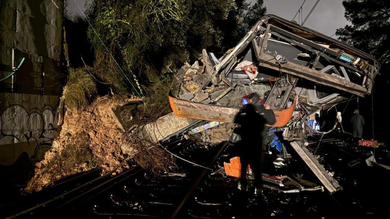 Ισπανία: Εκτροχιασμός επιβατικής αμαξοστοιχίας κοντά στη Βαρκελώνη – Ένας νεκρός και 37 τραυματίες