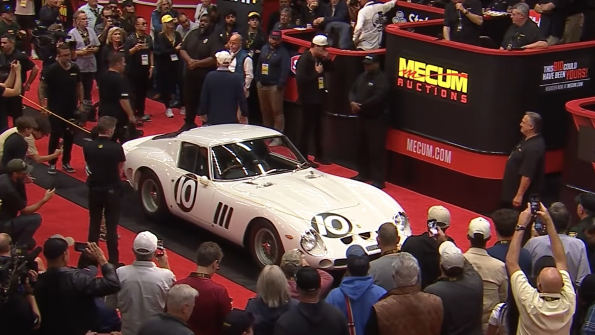 Η μοναδική λευκή Ferrari 250 GTO δεν έπιασε τον “στόχο” των 70 εκατ. και δημοπρατήθηκε για μόλις… 38.5 εκατ. δολάρια