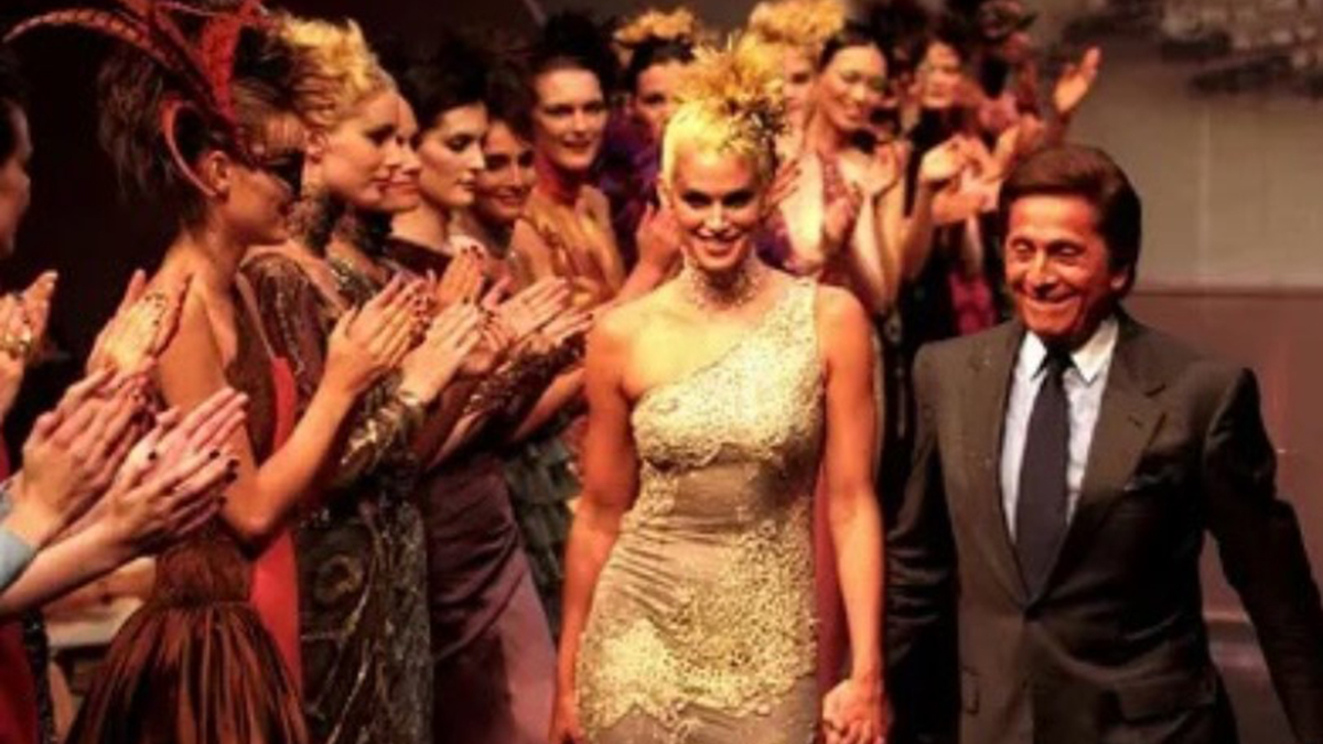 Βαλεντίνο: Οι σταρ αποχαιρετούν τον «αυτοκράτορα» της Μόδας