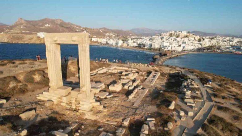 Σορός εντοπίστηκε μέσα στη θάλασσα στη Νάξο