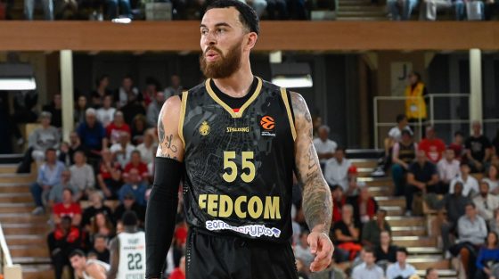 Ξέσπασμα και νεύρα από τον Μάικ Τζέιμς στο Twitter