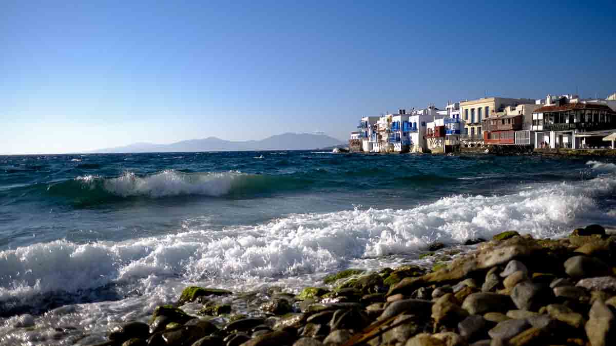 Νομικά διάτρητη χαρακτηρίζουν την καταδίκη του κατασκευαστή από τη Μύκονο