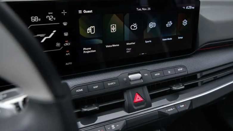Kia: “Δεν πρόκειται ποτέ να βάλουμε κουμπιά αφής για βασικές λειτουργίες του αυτοκινήτου – Οι διακόπτες είναι ασφαλέστεροι”