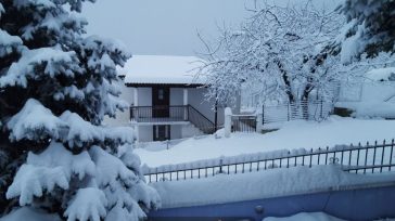 Ξεπέρασε τους τριάντα πόντους το χιόνι στην Καρδίτσα