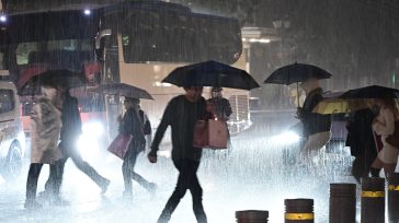 Σε «κόκκινο συναγερμό» για πλημμύρες, χιόνια και ισχυρούς ανέμους