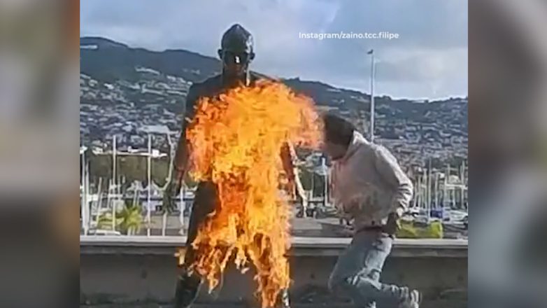 Νεαρός έβαλε φωτιά στο άγαλμα του Ρονάλντο στη Μαδέιρα Νεαρός έβαλε φωτιά στο άγαλμα του Ρονάλντο στη Μαδέιρα