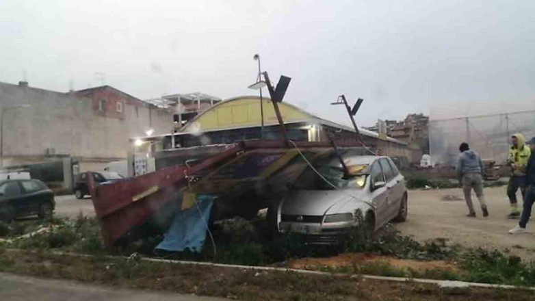 Καταστροφές άφησε πίσω του ο κυκλώνας «Harry» στη Σικελία