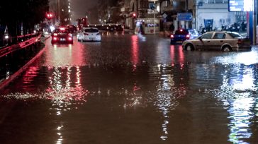 Μετρά πληγές η Αττική από την κακοκαιρία