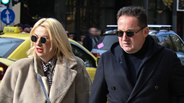 Στέλιος Πέτσας: Στο κέντρο της Αθήνας με τη σύζυγό του, Βασιλική Τσόγκα – Φωτογραφίες Στέλιος Πέτσας: Στο κέντρο της Αθήνας με τη σύζυγό του, Βασιλική Τσόγκα – Φωτογραφίες