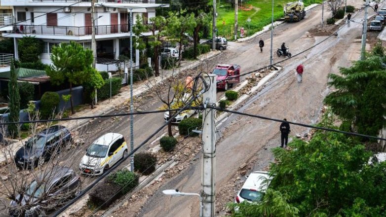 Κακοκαιρία: Ανοιχτοί οι δρόμοι της Αττικής Κακοκαιρία: Ανοιχτοί οι δρόμοι της Αττικής