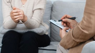 «Ποιον συνάδελφό σου θα ήθελες να απολύσεις;»