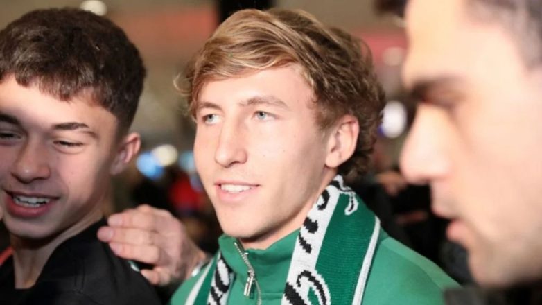 Τα πρώτα βίντεο του Αντίνο στα πράσινα