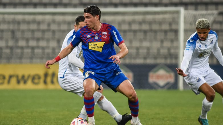 Στην έξοδο από τη Λουγκάνο ο Κούτσιας, για την επίθεση που… δέχτηκε! Στην έξοδο από τη Λουγκάνο ο Κούτσιας, για την επίθεση που… δέχτηκε!