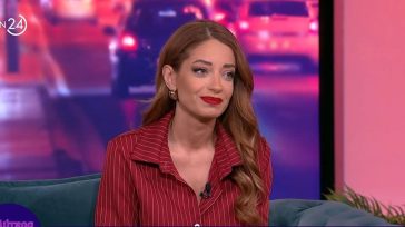 Αποκαλυπτική η Στεφανία Γκουρνέλου: «Ο πατέρας μου προσπάθησε πάρα πολύ να διαλύσει την παιδικότητά μου»