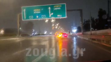 Καταρρακτώδεις βροχές σε πολλές περιοχές της Αττικής