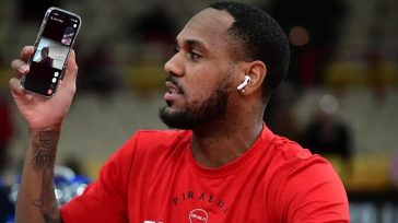 Ολυμπιακός: Έβγαλε την ορθοπεδική μπότα ο Μόντε Μόρις