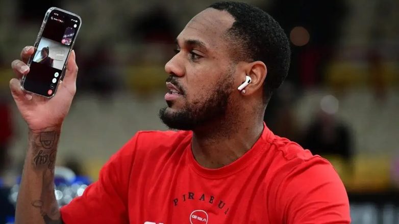 Ολυμπιακός: Έβγαλε την ορθοπεδική μπότα ο Μόντε Μόρις Ολυμπιακός: Έβγαλε την ορθοπεδική μπότα ο Μόντε Μόρις