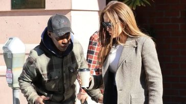 Jennifer Lopez: Η κίνηση σε άστεγο που δίχασε – Οι φωνές ευγνωμοσύνης και η πανάκριβη τσάντα που προκάλεσε αντιδράσεις