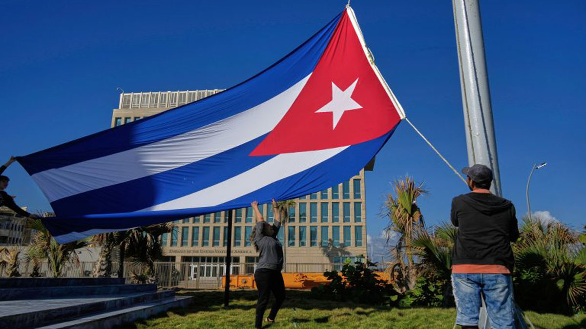 ΗΠΑ: Η κυβέρνηση εξετάζει το ενδεχόμενο αποκλεισμού της Κούβας, για να εμποδιστούν οι εισαγωγές πετρελαίου