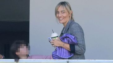 Η πιο γλυκιά υποδοχή: Η έκπληξη που συγκίνησε την Ελεονώρα Μελέτη κατά την επιστροφή από τις Βρυξέλλες