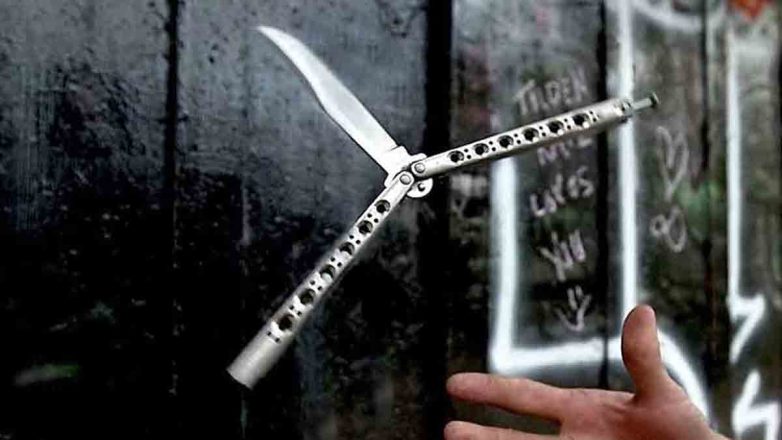 Ανήλικος δέχτηκε επίθεση με μαχαίρι «πεταλούδα» από τρία άτομα Ανήλικος δέχτηκε επίθεση με μαχαίρι «πεταλούδα» από τρία άτομα