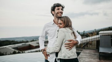 Η επικοινωνία που χτίζει ευτυχισμένες σχέσεις