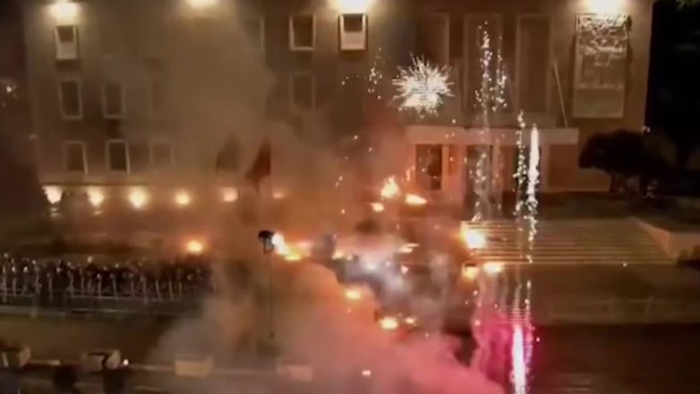 Αλβανία: Συγκρούσεις αστυνομικών με διαδηλωτές σε συγκέντρωση της αντιπολίτευσης