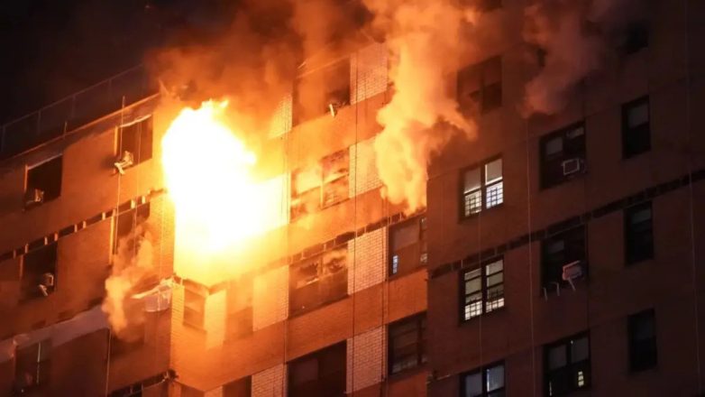 Νέα Υόρκη: Φωτιά και έκρηξη σε 17όροφη πολυκατοικία