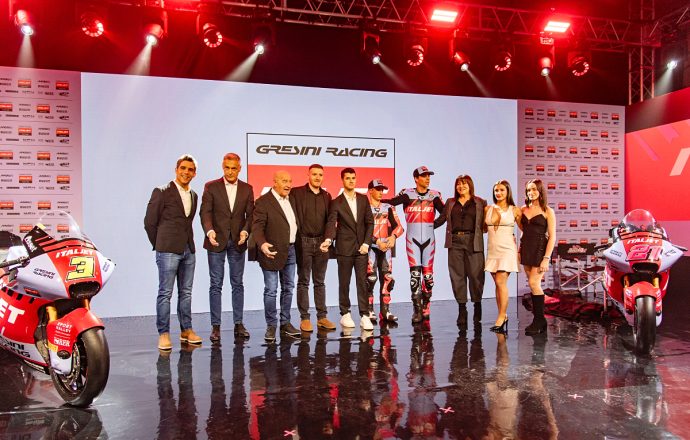Η ομάδα ITALJET GRESINI Moto2 παρουσιάστηκε στην Ιταλία Η ομάδα ITALJET GRESINI Moto2 παρουσιάστηκε στην Ιταλία