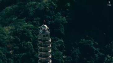 Ανέβηκε στην κορυφή ουρανοξύστη ύψους 508 μέτρων χωρίς σχοινιά σε ζωντανή μετάδοση