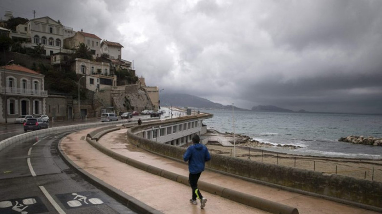 Βροχές και καταιγίδες στα νησιά του Αιγαίου και του Ιονίου Βροχές και καταιγίδες στα νησιά του Αιγαίου και του Ιονίου