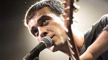 O Απόστολος Ρίζος στο Κύτταρο με «Ασκήσεις Τρυφερότητας»