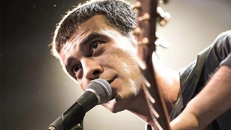 O Απόστολος Ρίζος στο Κύτταρο με «Ασκήσεις Τρυφερότητας» O Απόστολος Ρίζος στο Κύτταρο με «Ασκήσεις Τρυφερότητας»