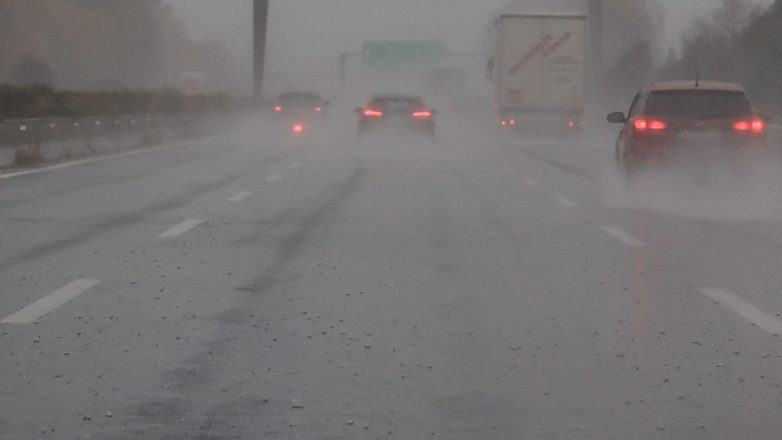 Κακοκαιρία: Σε ποια σημεία του οδικού δικτύου της Κεντρικής Μακεδονίας διακόπηκε η κυκλοφορία