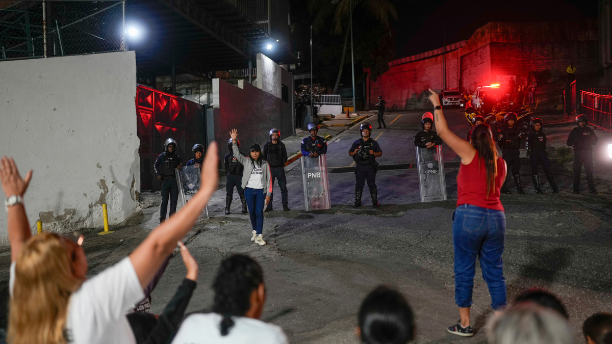 Απελευθερώθηκαν 104 πολιτικοί κρατούμενοι στη Βενεζουέλα